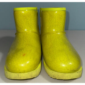 UGG Womens 6 Classic Clear Boots Waterproof Outdoor Cool Weather Casual Cozy